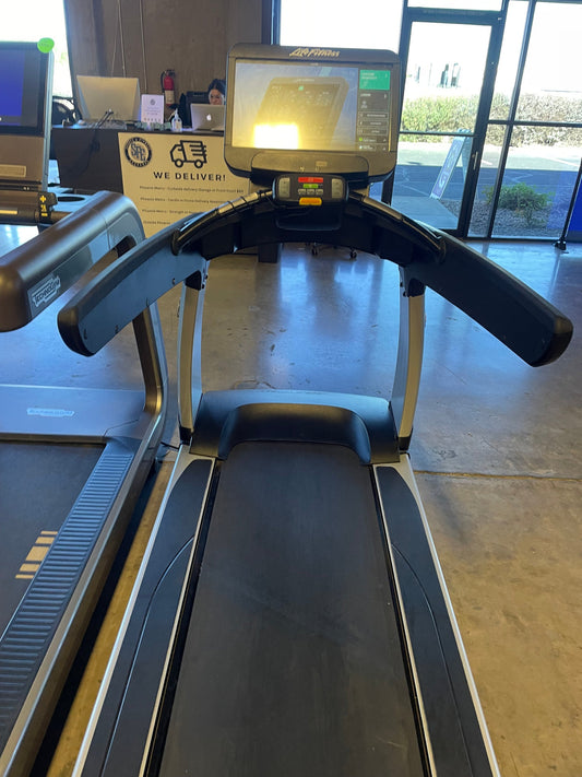 Life Fitness Elevation Treadmill (Pre-Owned)
